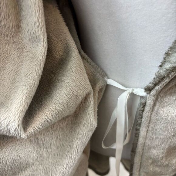 Ladies Pottery Barn Faux Fur Ombre Robe Size Medium Grey - Picture 11 of 12